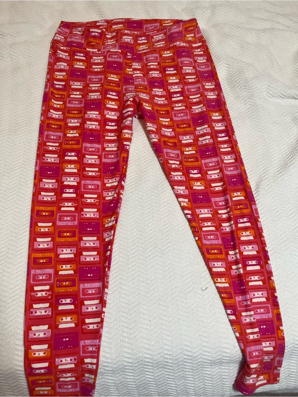 Ladies LuLaRoe tall and curvy TC pink cassette 80’s leggings